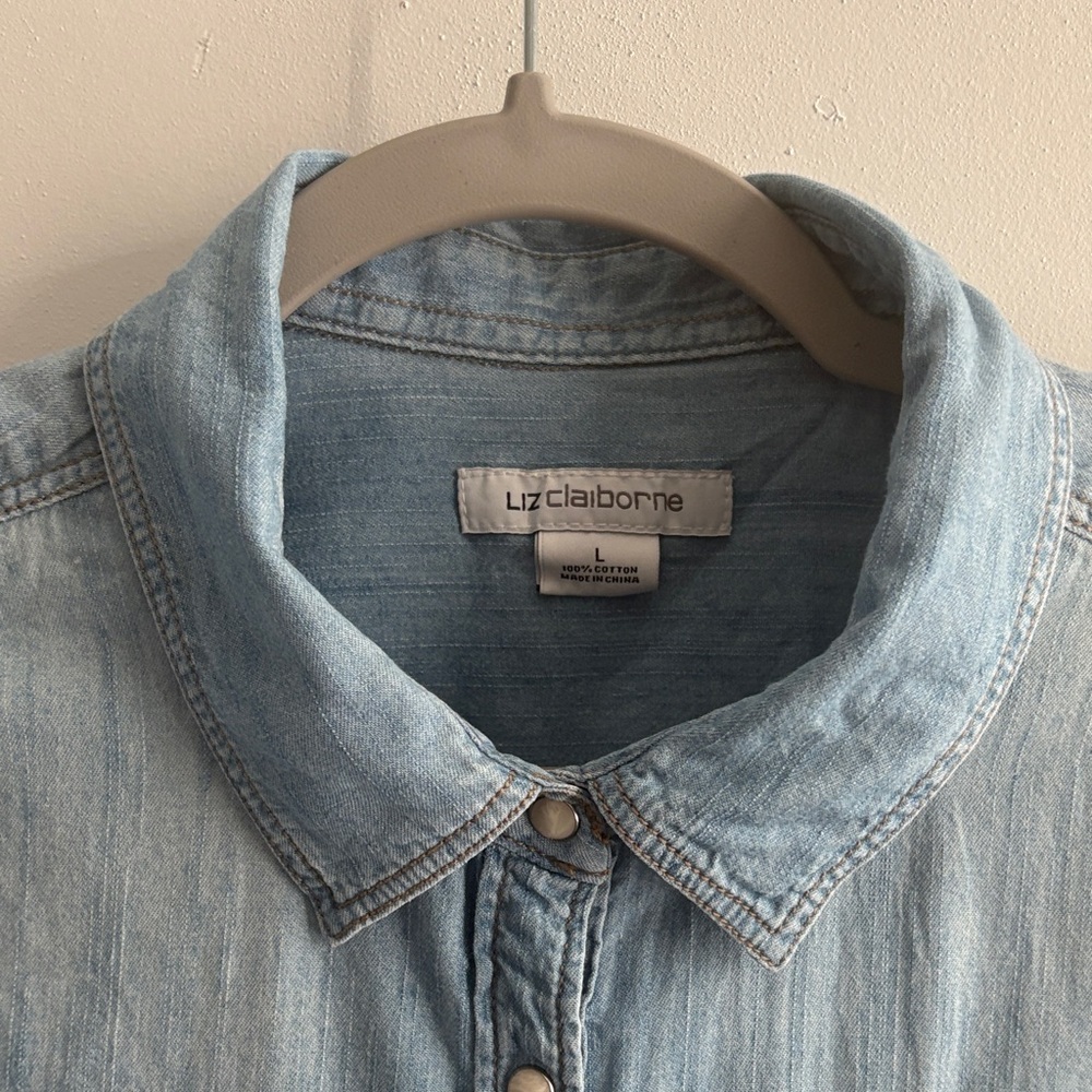Liz Claiborne  2 Front Pocket Pearl Snap Western Light Blue Casual Shirt SZ L - Picture 3 of 6